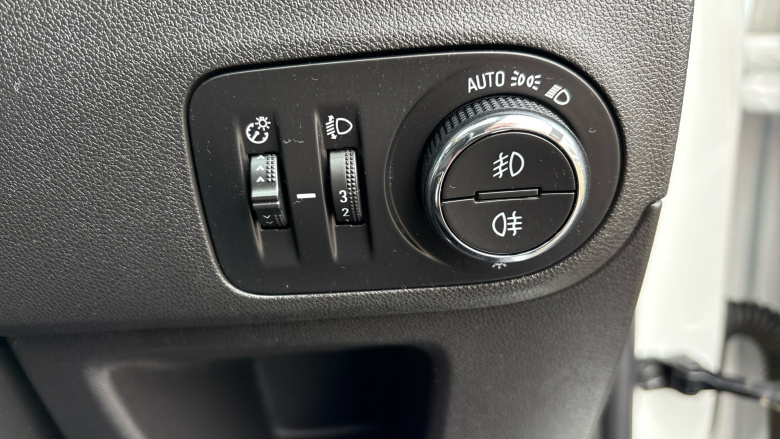 Vauxhall Crossland X 1.2 SE Nav 5dr Petrol Hatchback